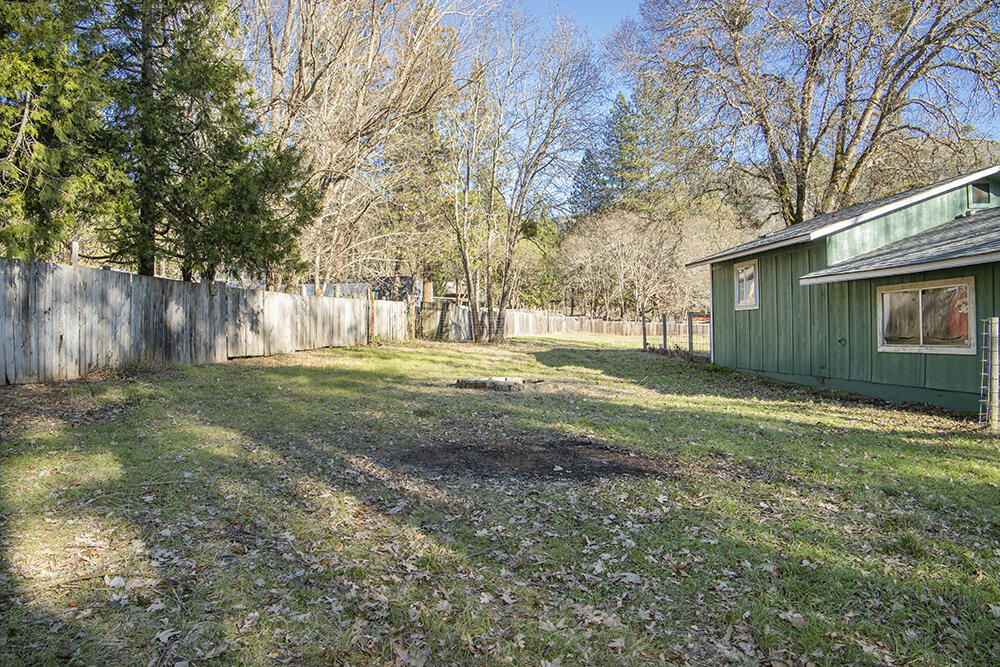 157 Cheslock Road Grants Pass, OR 97527 - Photo 14 of 20 Gallery Image 14