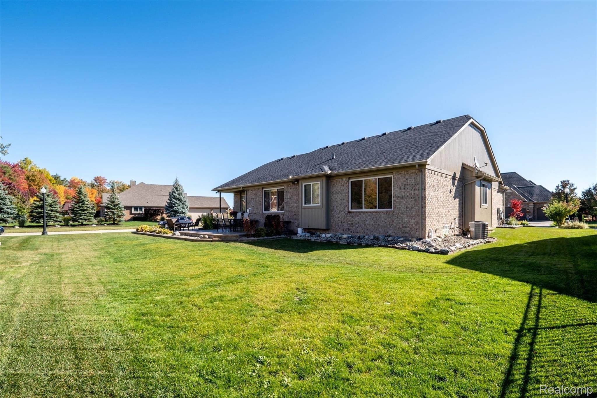 16059 Moore Park Road Macomb, MI 48044 - Photo 50 of 54 16059 Moore Park Rd (52 of 55).jpg
