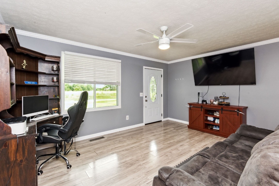 330 Union Camp Road Lafayette, TN 37083 - Photo 23 of 25 a bedroom with a workspace