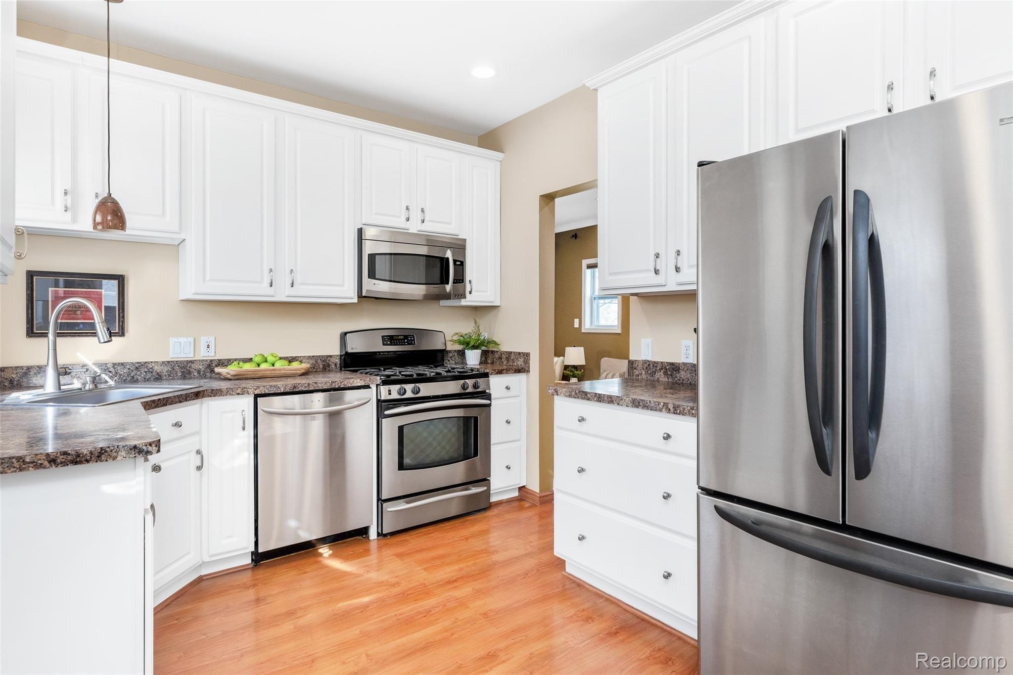 1406 Ora Road Oxford, MI 48371 - Photo 16 of 52 Appliances Stay