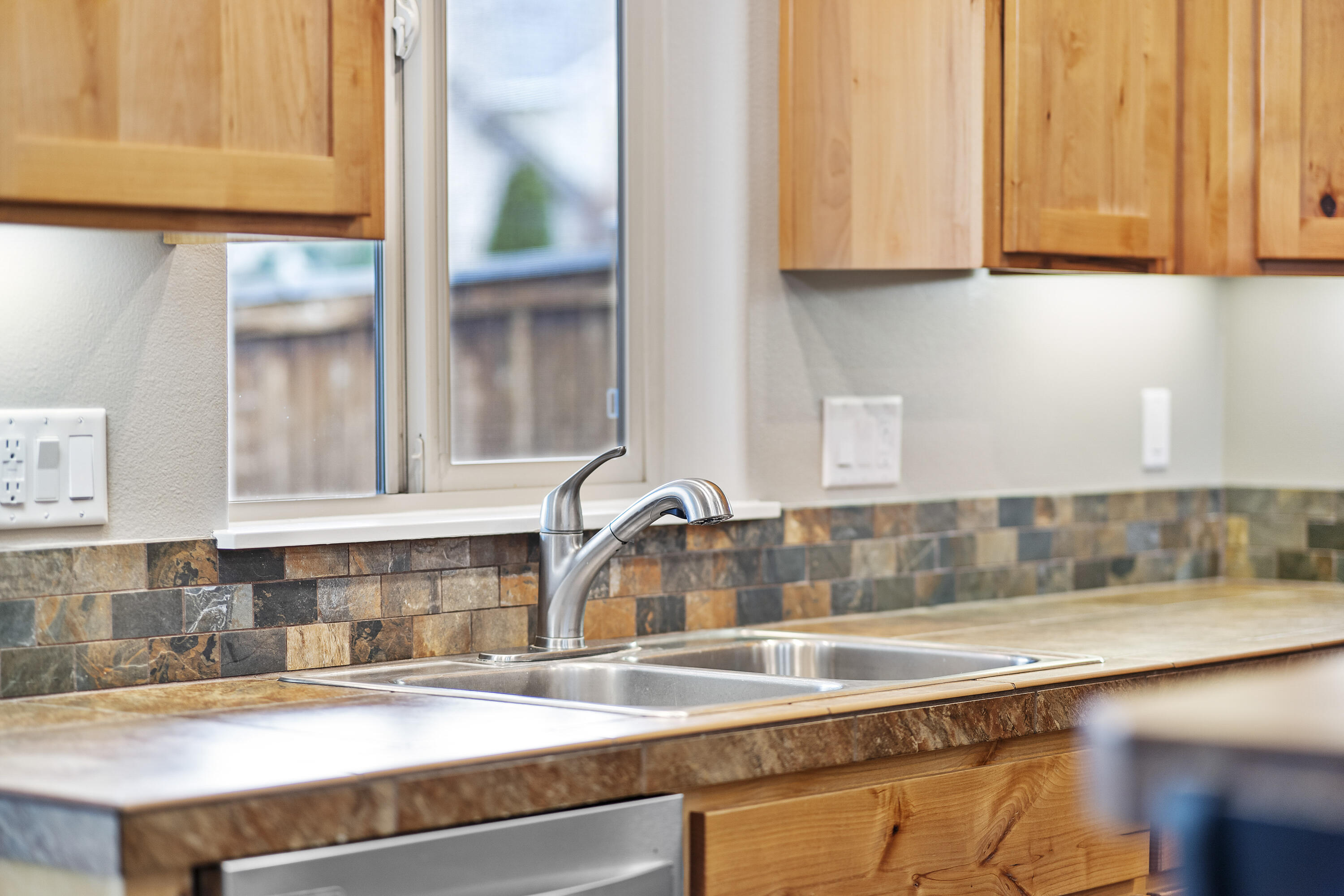 3167 Yellow Ribbon Drive Bend, OR 97701 - Photo 17 of 38 21-Kitchen