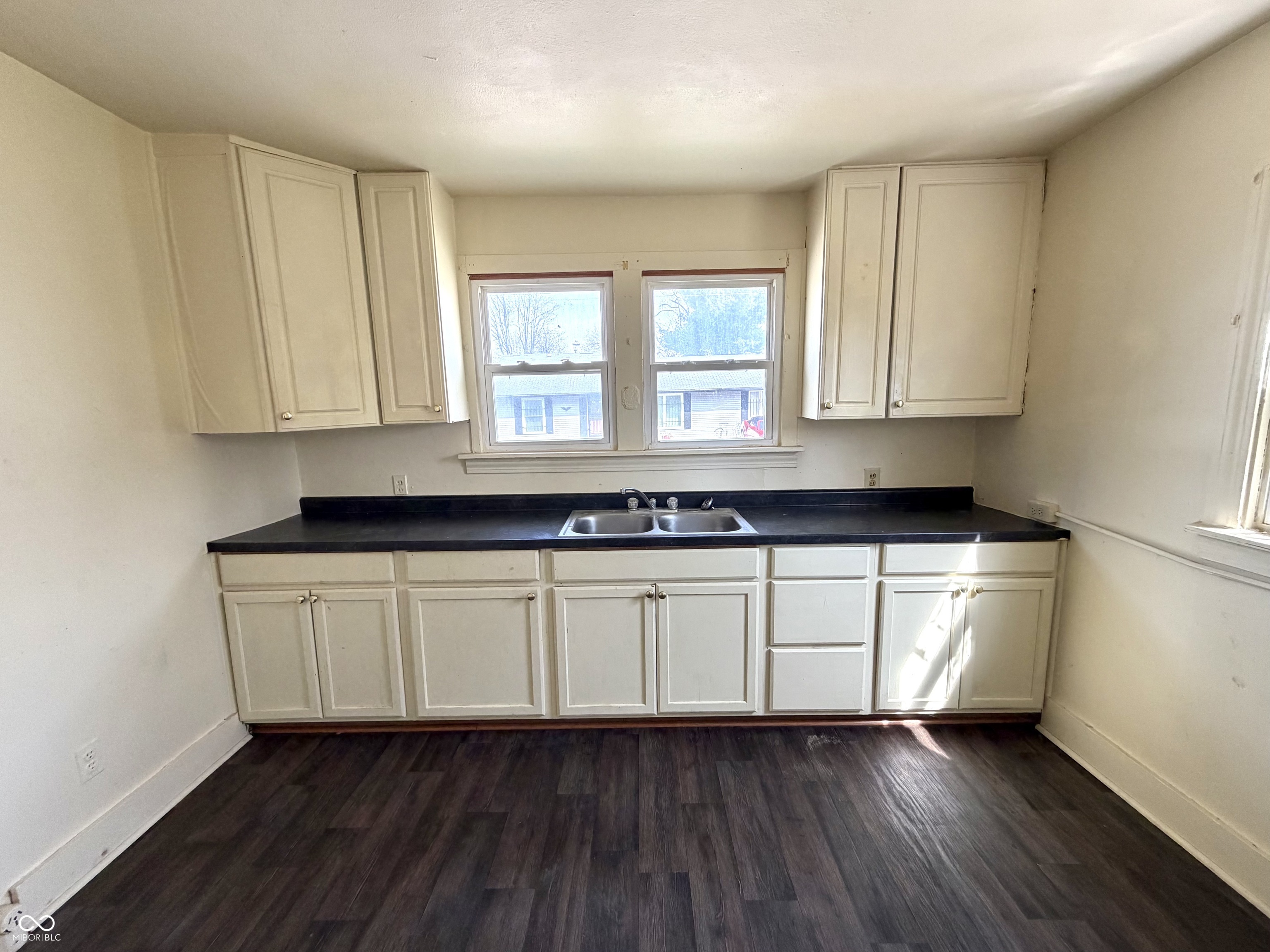 1504 Dewey Street Anderson, IN 46016 - Photo 8 of 14