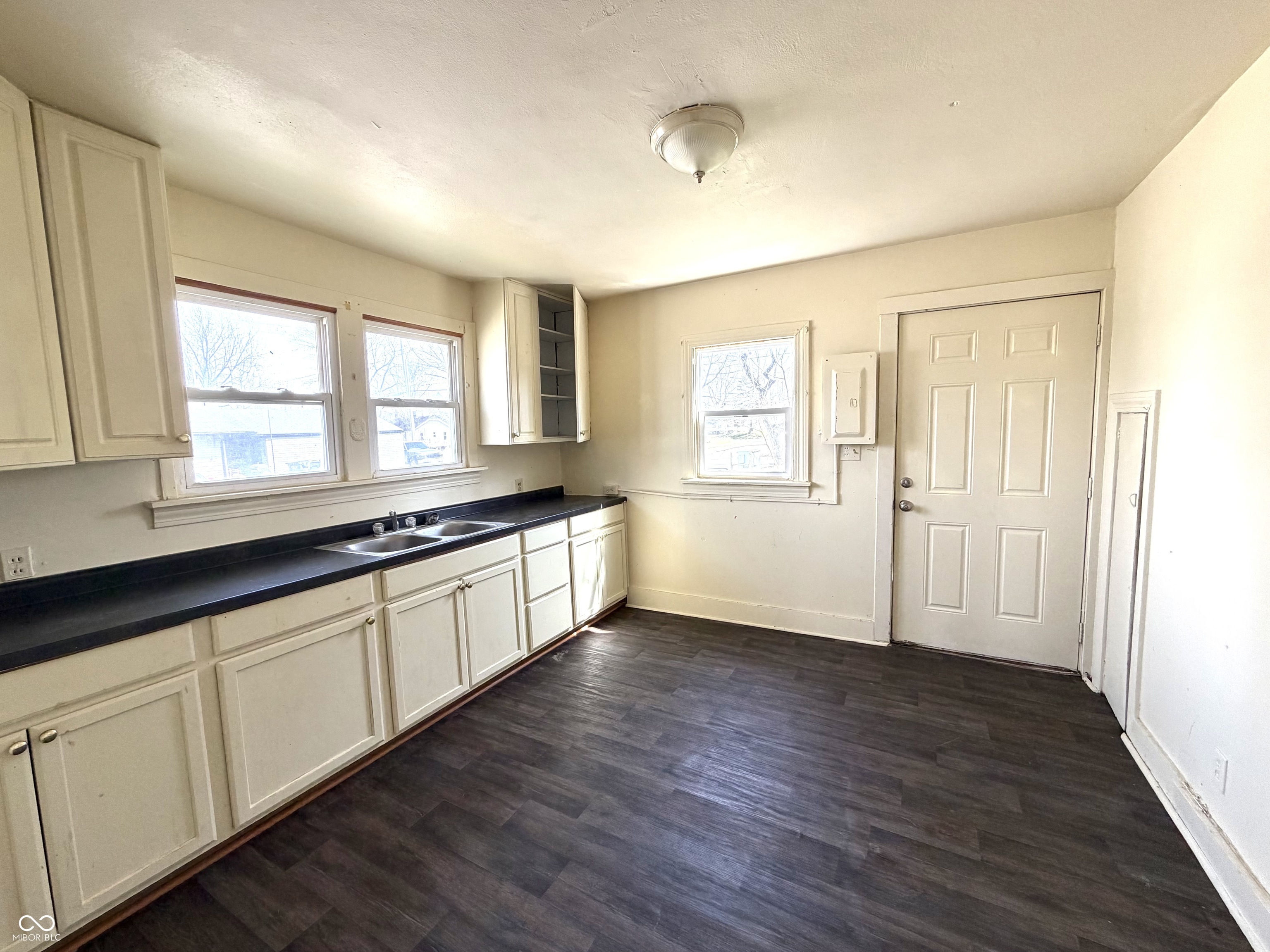 1504 Dewey Street Anderson, IN 46016 - Photo 9 of 14