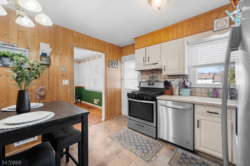 556 Valley Road Clark, NJ 07066 - Photo 18 of 40