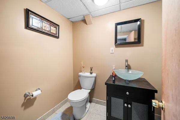 $640,000 | 556 Valley Road, Clark, NJ 07066