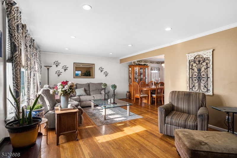 556 Valley Road Clark, NJ 07066 - Photo 3 of 40