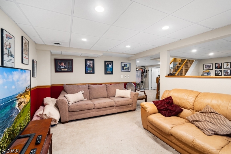 556 Valley Road Clark, NJ 07066 - Photo 36 of 40