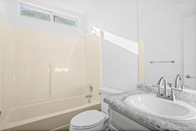 $500,000 | 600-602 Andypaul Court, Raymore, MO 64083