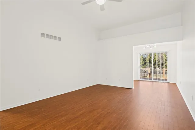 $500,000 | 600-602 Andypaul Court, Raymore, MO 64083