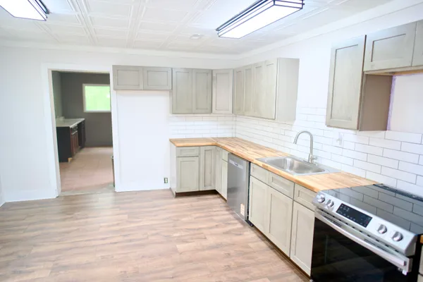 $259,500 | 85 John Street, Williston, SC 29853