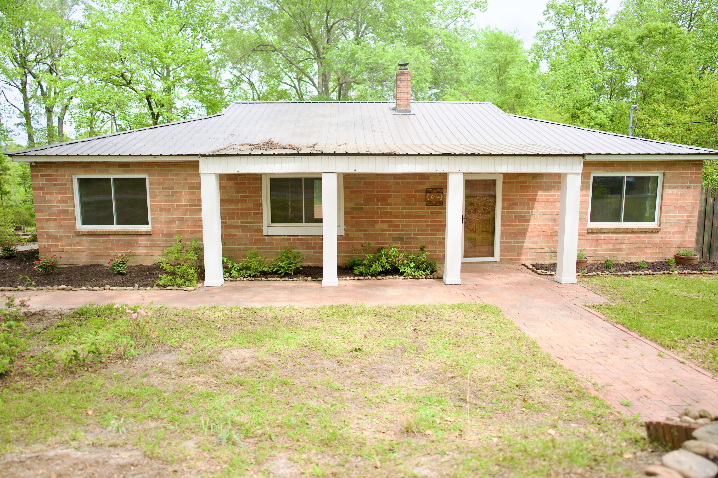 85 John Street Williston, SC 29853 - Photo 4 of 50 DSC00654