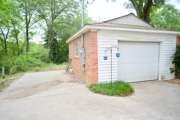 $259,500 | 85 John Street, Williston, SC 29853