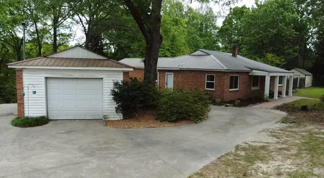 $274,500 | 85 John Street, Williston, SC 29853