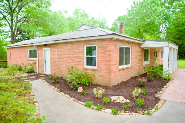 $259,500 | 85 John Street, Williston, SC 29853