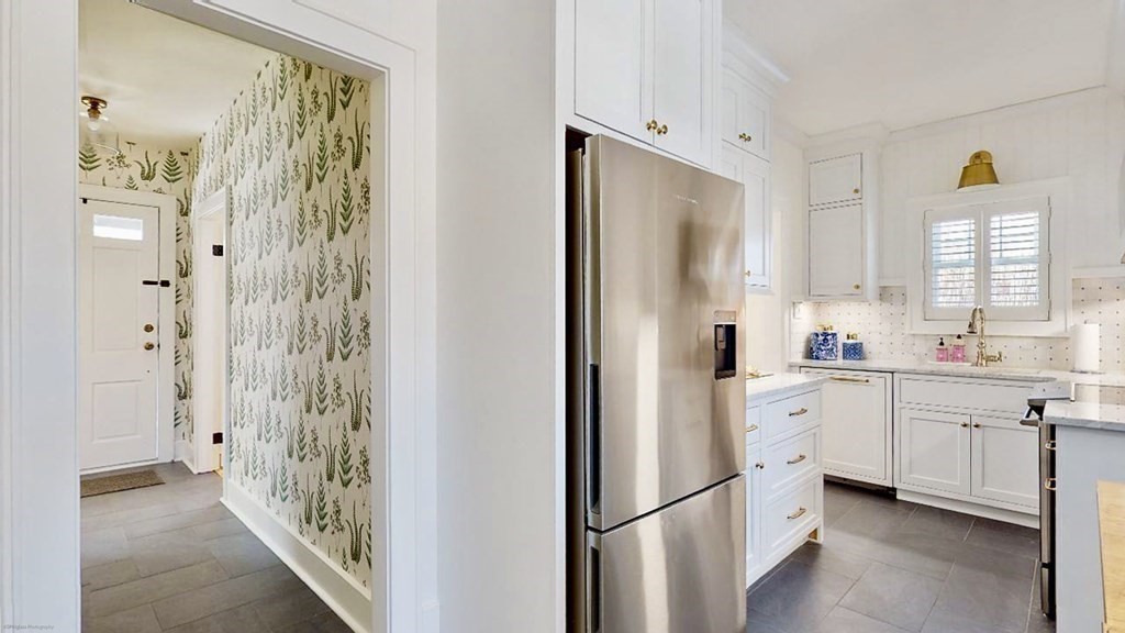 93 Bay State Road Worcester, MA 01606 - Photo 14 of 28