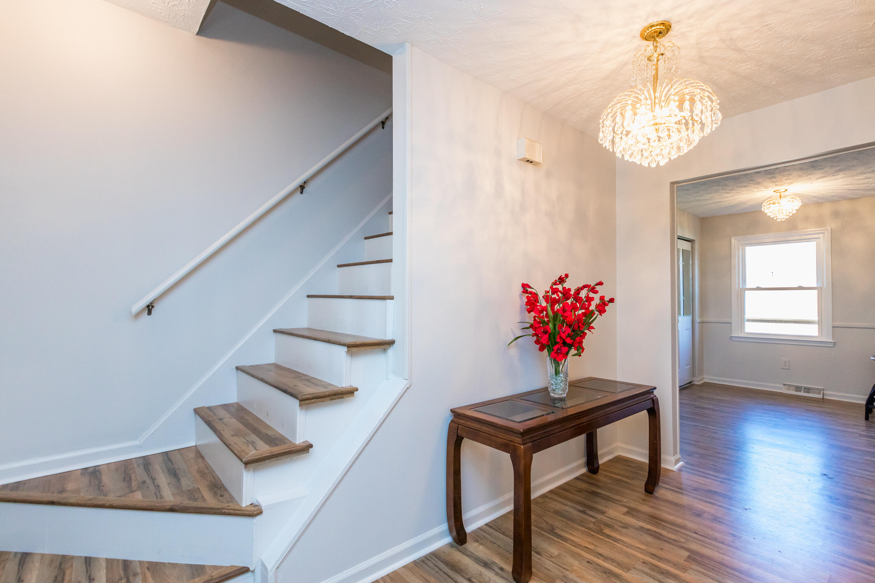 641 Squires Road Lexington, KY 40515 - Photo 4 of 38 Foyer