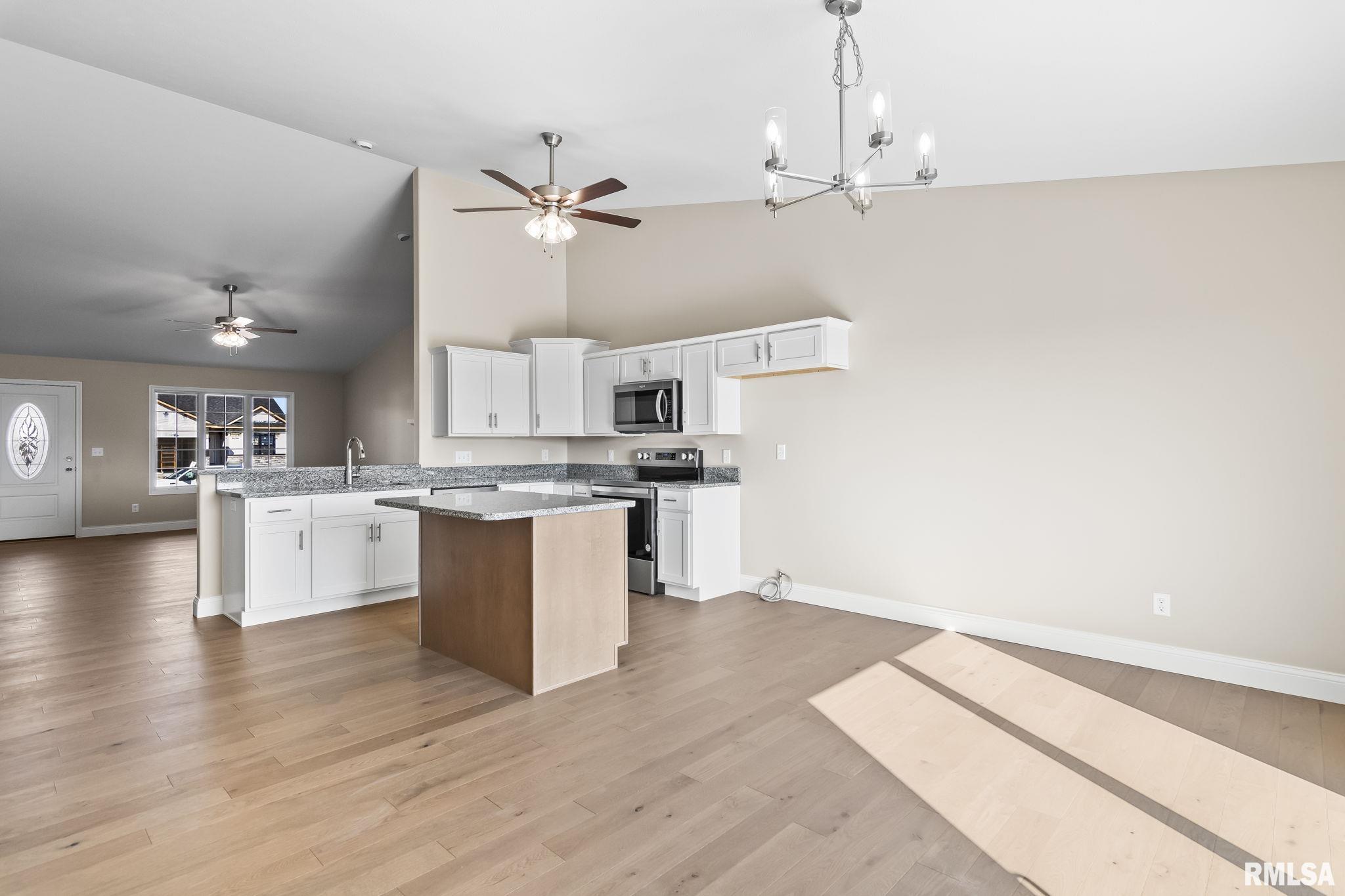4602 Castle Pines Drive Springfield, IL 62711 - Photo 6 of 27 Gallery Image 6