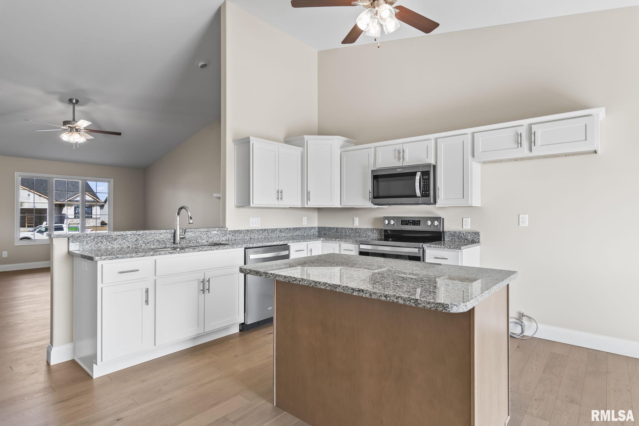 4602 Castle Pines Drive Springfield, IL 62711 - Photo 8 of 27 Gallery Image 8