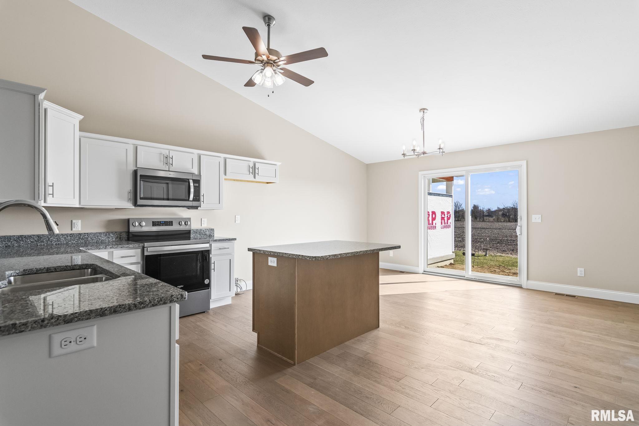 4602 Castle Pines Drive Springfield, IL 62711 - Photo 10 of 27 Gallery Image 10