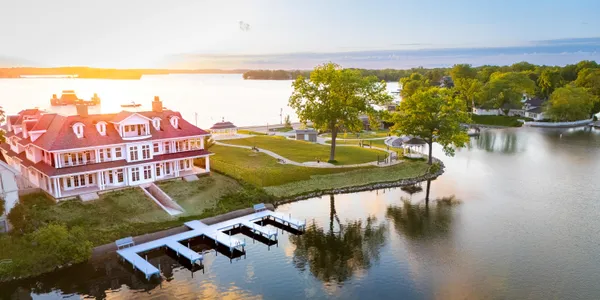 $3,391,000 | 503 North Lake Road, Unit 1, Oconomowoc, WI 53066