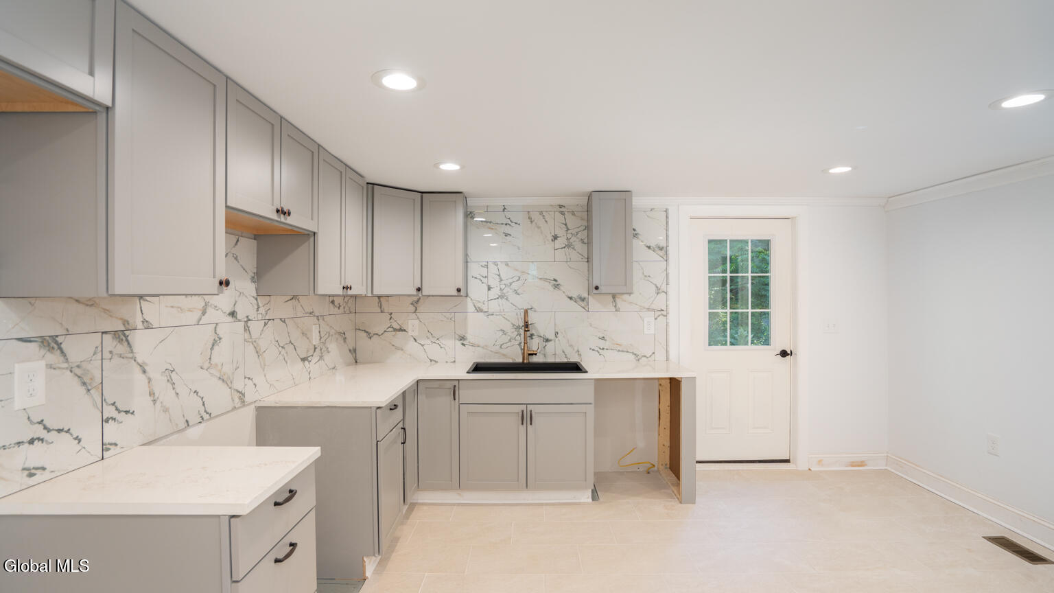 205 Mcclellan Road Schodack, NY 12123 - Photo 5 of 24 DSC00803-Edit