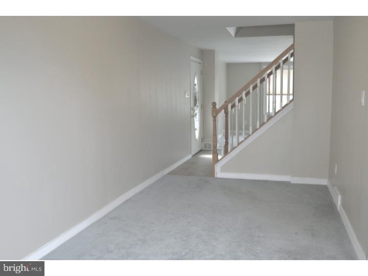 225 Ridgefield Road Philadelphia, PA 19154 - Photo 11 of 25 Dining Room
