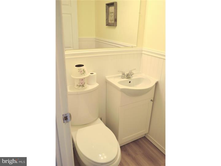 225 Ridgefield Road Philadelphia, PA 19154 - Photo 12 of 25 Half Bath