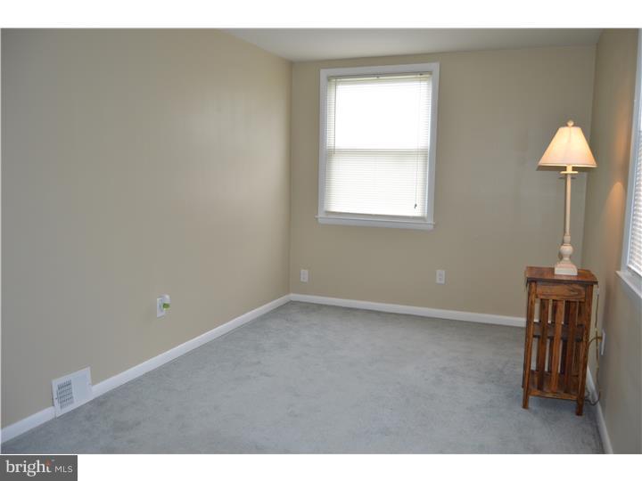225 Ridgefield Road Philadelphia, PA 19154 - Photo 19 of 25 Bedroom 3