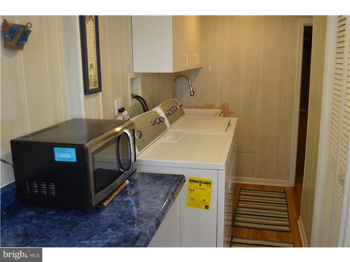 225 Ridgefield Road Philadelphia, PA 19154 - Photo 21 of 25 Laundry Room