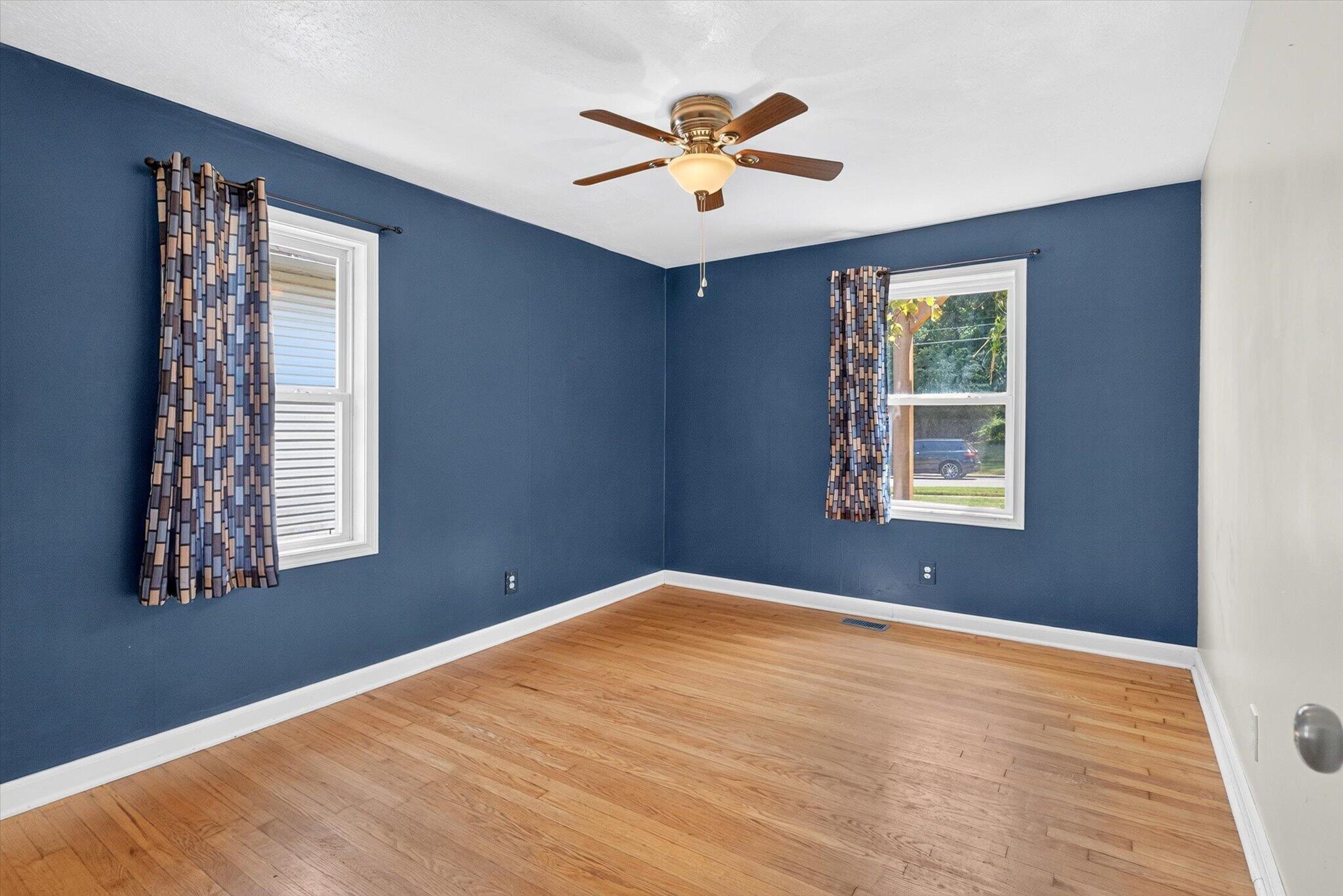 1345 East Walnut Street Springfield, MO 65802 - Photo 21 of 43 27-DSC05433