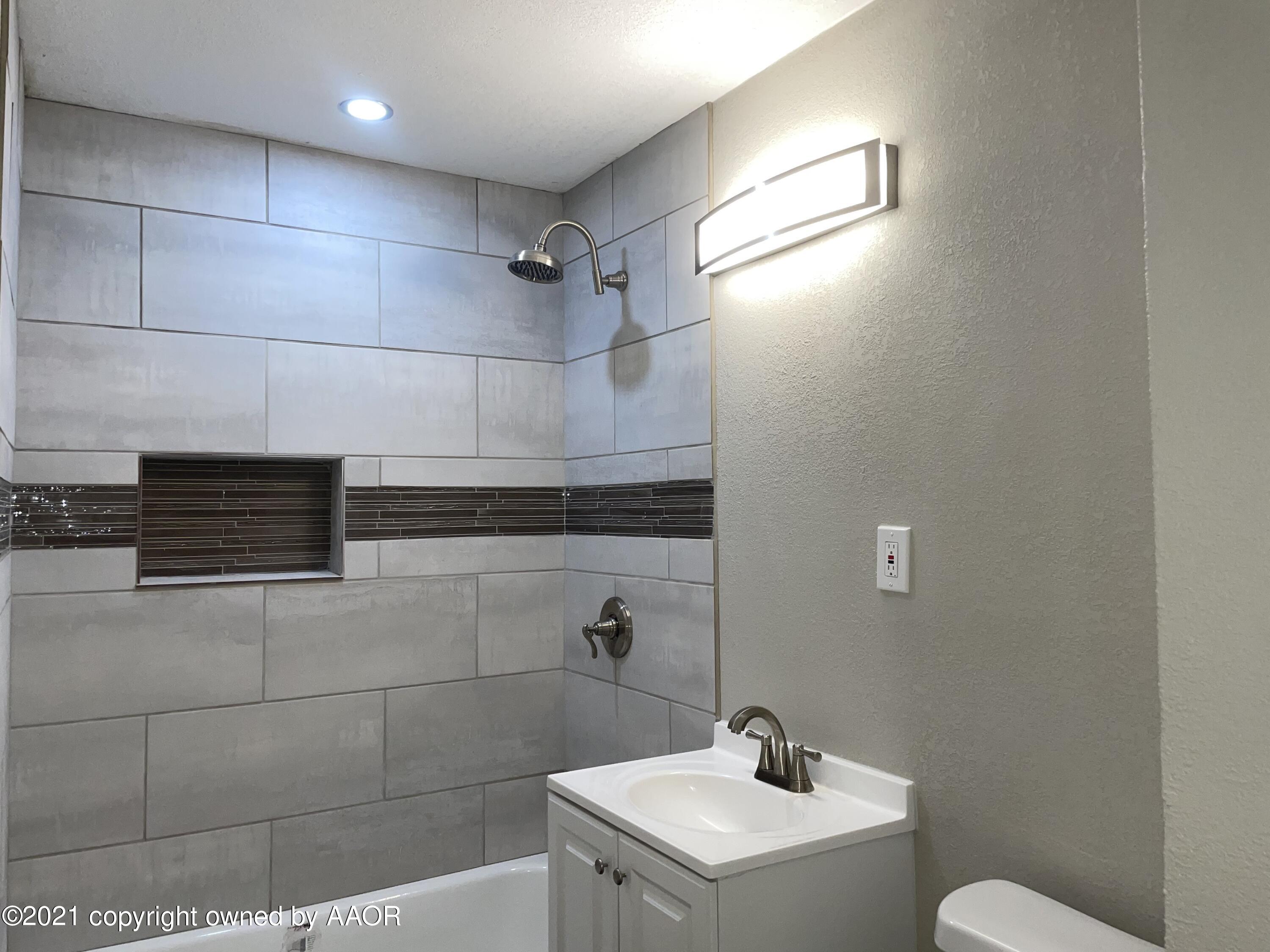4604 South Hayden Street Amarillo, TX 79110 - Photo 8 of 16 bath