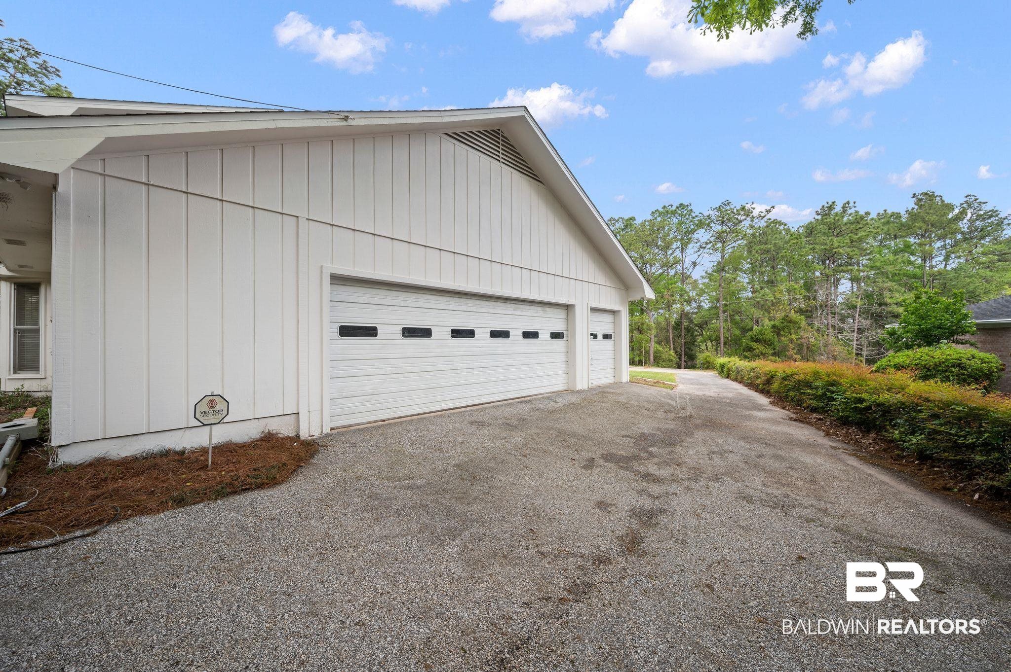105 South Windgate Circle Daphne, AL 36526 - Photo 34 of 37 View of garage