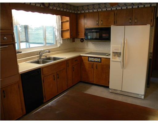 Kitchen. Fully Equipped Eat In Kitchen