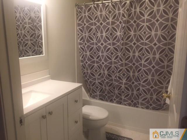2004 Ridgeview Court Sayreville, NJ 08859 - Photo 12 of 22 Gallery Image 12