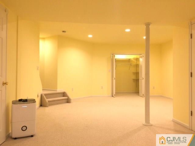 2004 Ridgeview Court Sayreville, NJ 08859 - Photo 3 of 22 Gallery Image 3