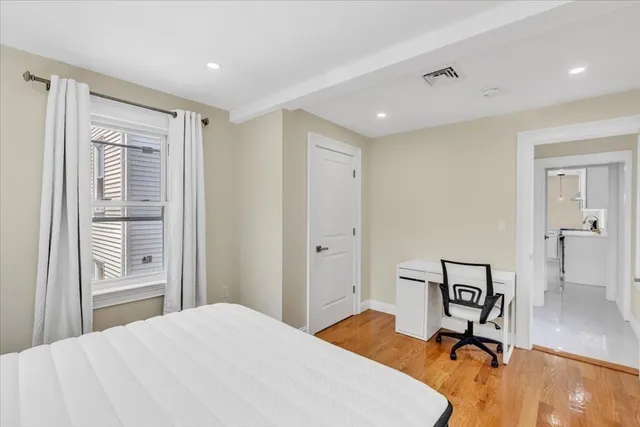 $3,700 | 11 Burrell Street, Unit 2, Boston, MA 02119