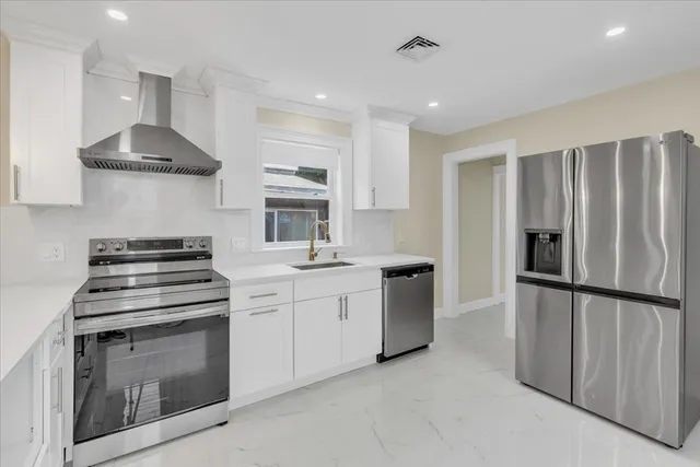 $3,700 | 11 Burrell Street, Unit 2, Boston, MA 02119