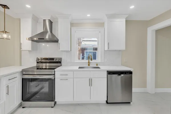 $3,400 | 11 Burrell Street, Unit 2, Boston, MA 02119