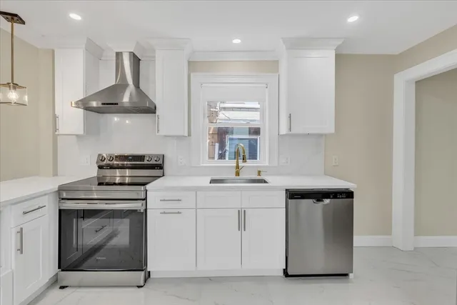 $3,700 | 11 Burrell Street, Unit 2, Boston, MA 02119