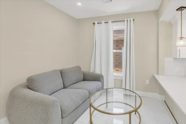 $3,700 | 11 Burrell Street, Unit 2, Boston, MA 02119