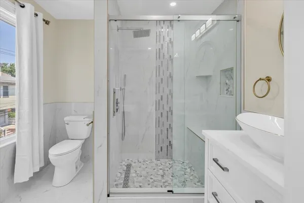 $3,400 | 11 Burrell Street, Unit 2, Boston, MA 02119