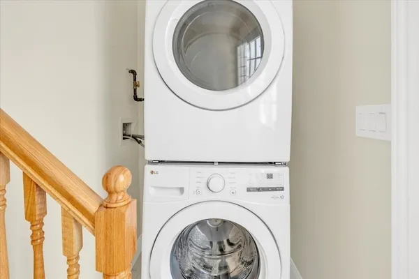 $3,400 | 11 Burrell Street, Unit 2, Boston, MA 02119