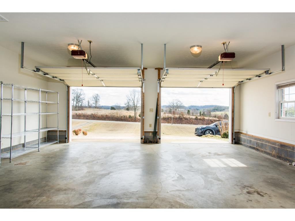 8165 Snapps Ferry Road Chuckey, TN 37641 - Photo 20 of 33 2 Car Attached Garage