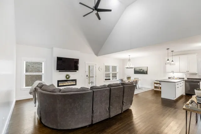 $471,000 | 621 Sunset Valley Drive, Soddy Daisy, TN 37379