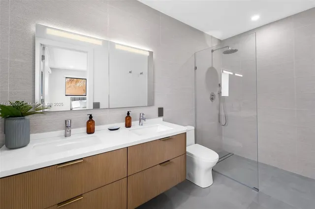 $1,690,000 | 1001 Northeast 84th Street, Miami, FL 33138