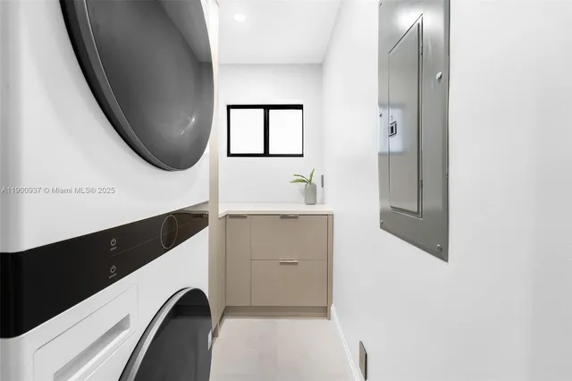 $1,690,000 | 1001 Northeast 84th Street, Miami, FL 33138