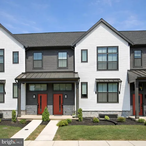 $384,900 | 205 Estate Drive, Mechanicsburg, PA 17055