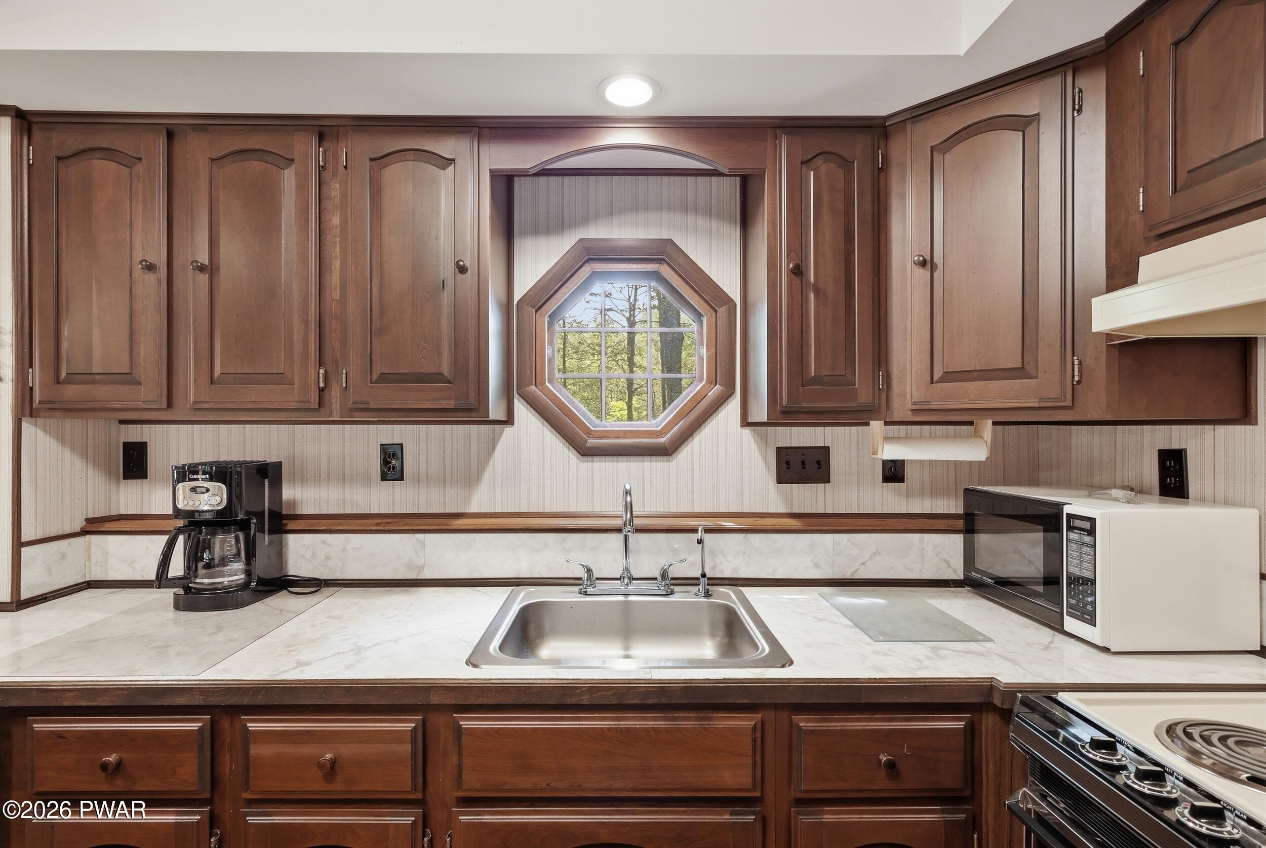 1004 Woodstone Road Newfoundland, PA 18445 - Photo 17 of 63