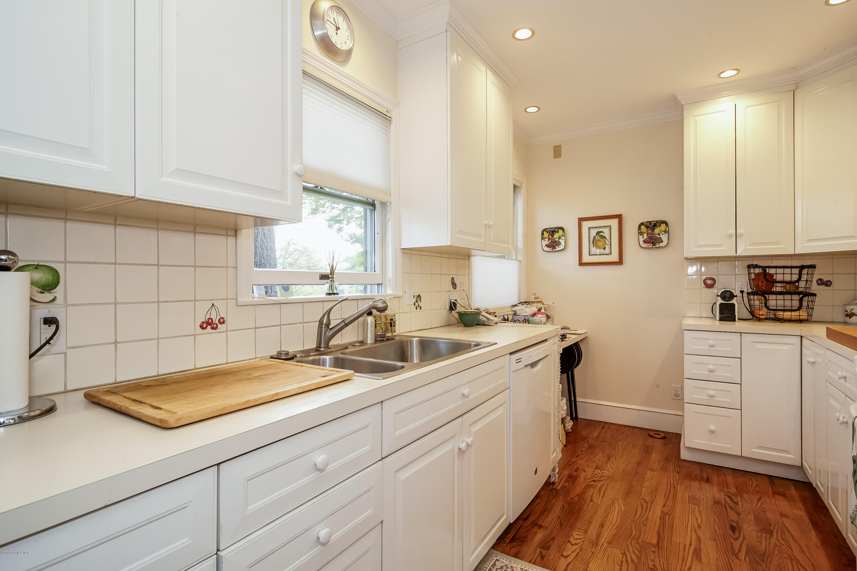 9 Sound View Terrace Greenwich, CT 06830 - Photo 17 of 37 Kitchen