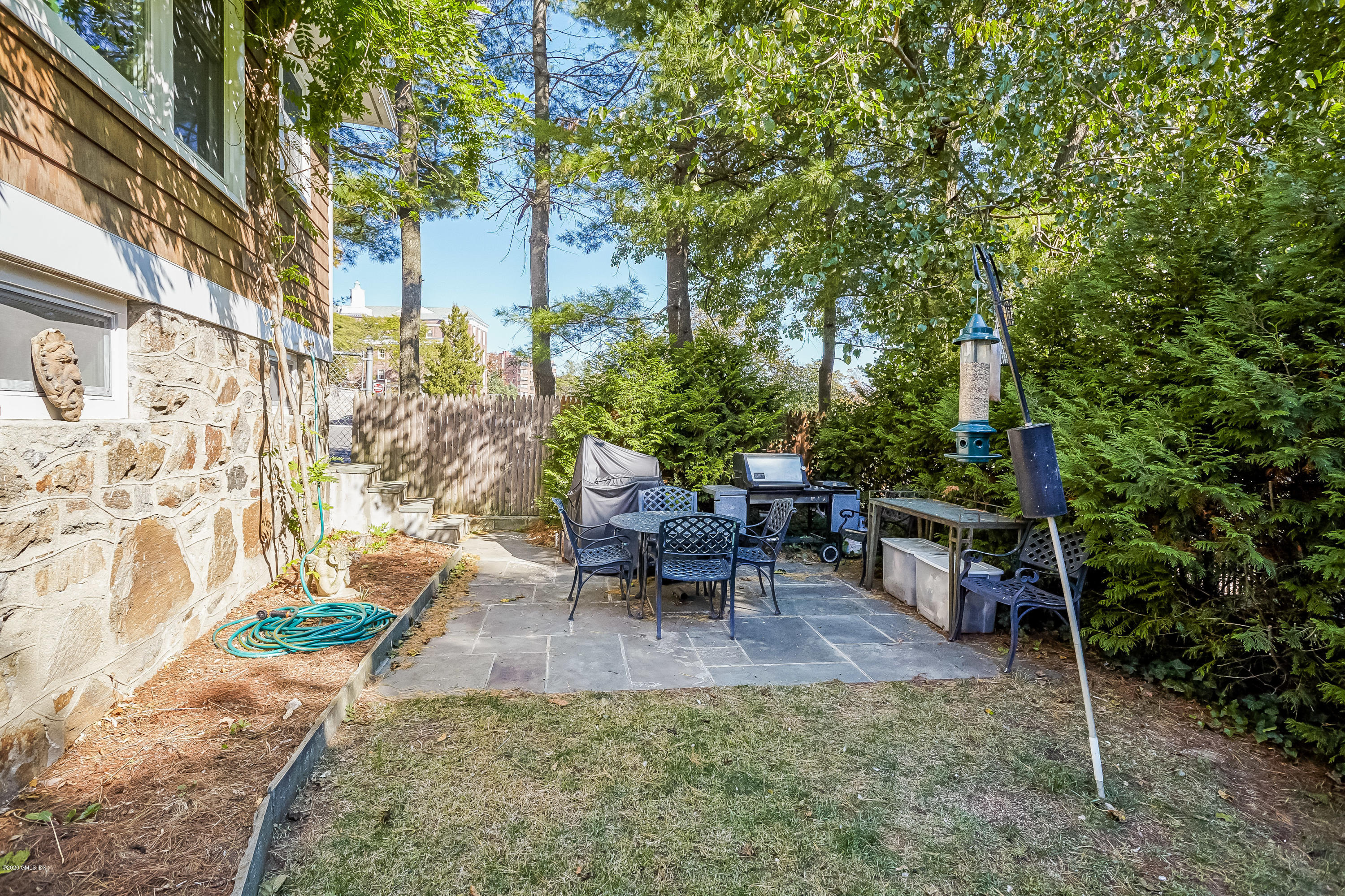 9 Sound View Terrace Greenwich, CT 06830 - Photo 34 of 37 Side Garden